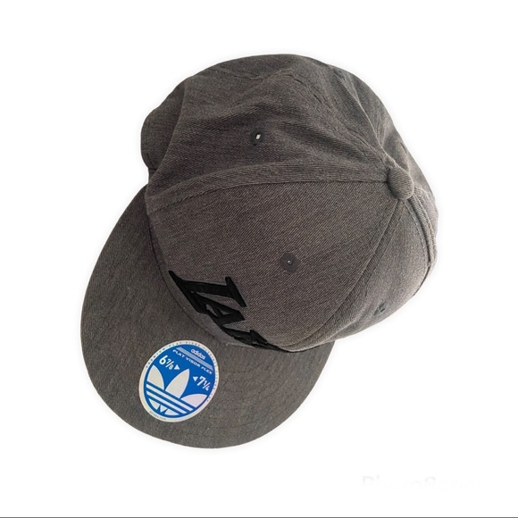 Boy’s Lakers Stretchable Fit Adidas Hat 6 7/8-7/4 - Picture 3 of 4